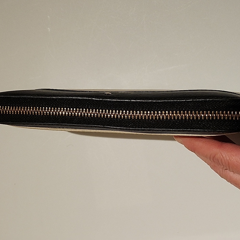 Kate Spade ♠️ zippy wallet - Picture 4 of 12